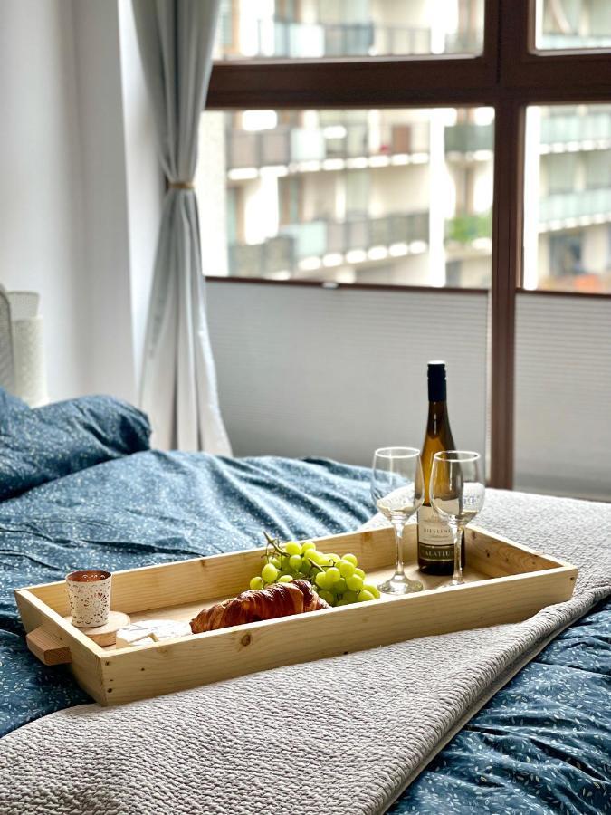 Sleepwithus Woronicza 33b * Warszawa